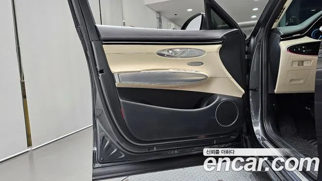 Genesis GV70 2.5T Бензин 2WD — Фото автомобиля 24
