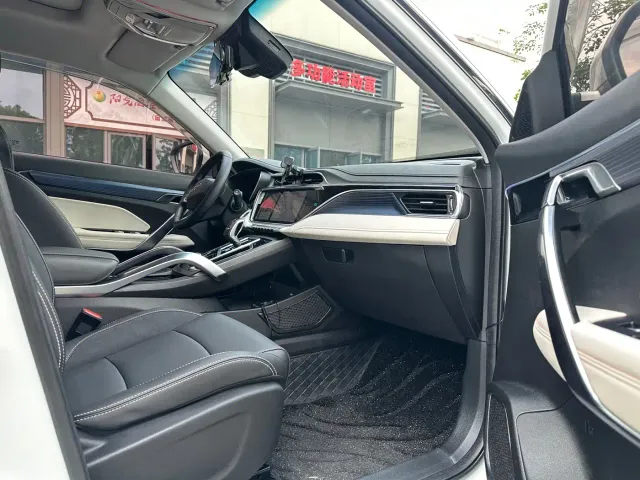 Geely Boyue — Фото автомобиля 12