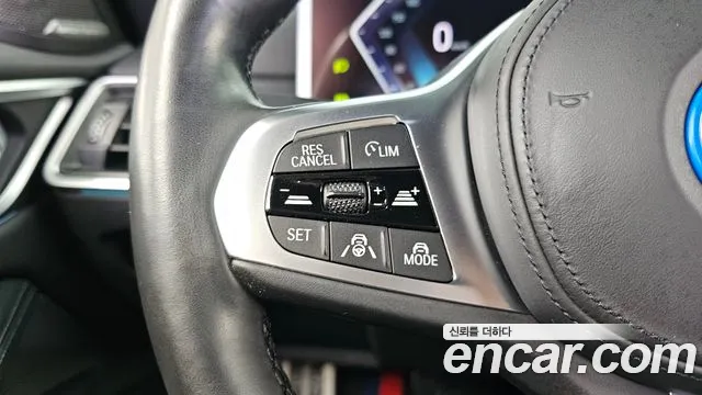 BMW i4 — Фото автомобиля 16