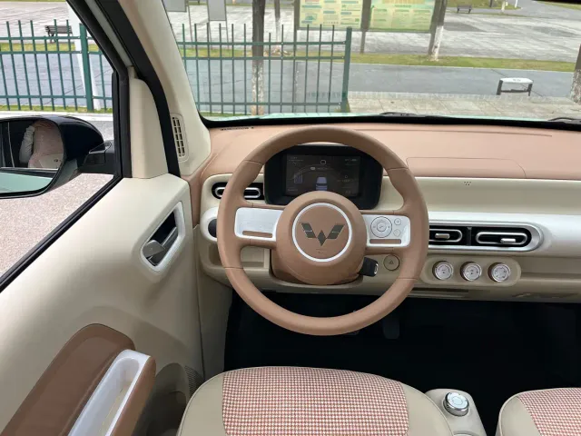 Wuling Hongguang Mini EV — Фото автомобиля 17