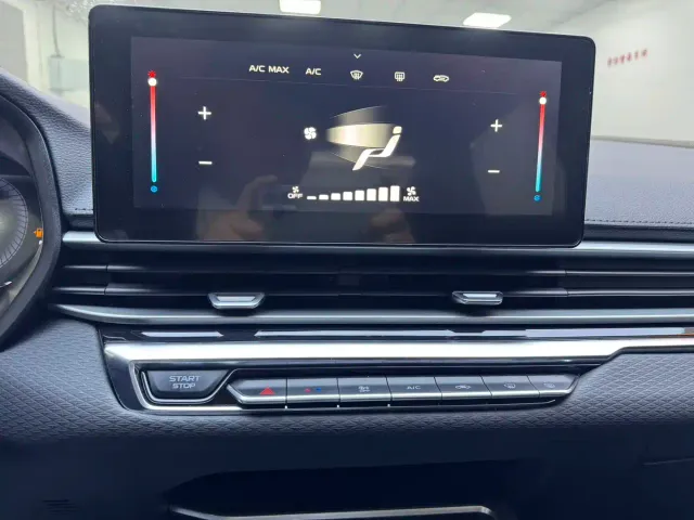 Geely Emgrand — Фото автомобиля 23