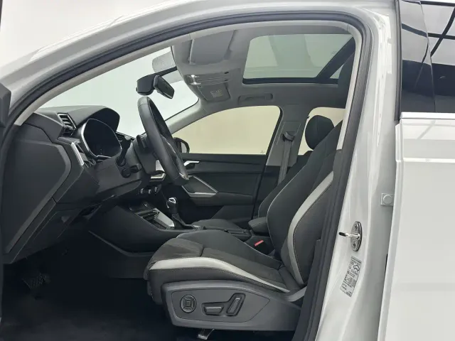 Audi Q3 — Фото автомобиля 5