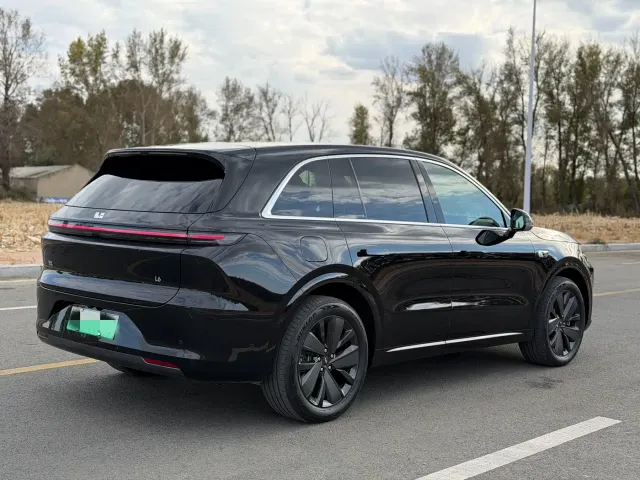 Li Auto L6 — Фото автомобиля 4