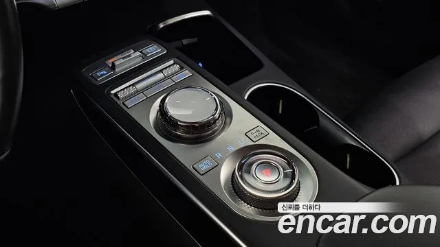 Genesis GV70 — Фото автомобиля 8