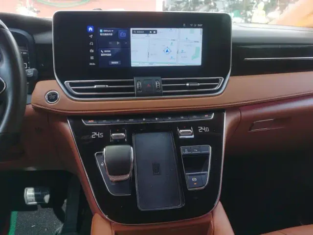 Bestune Besturn M9 — Фото автомобиля 13