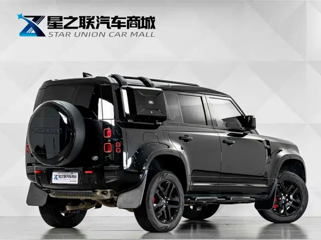 Land Rover Defender — Фото автомобиля 7