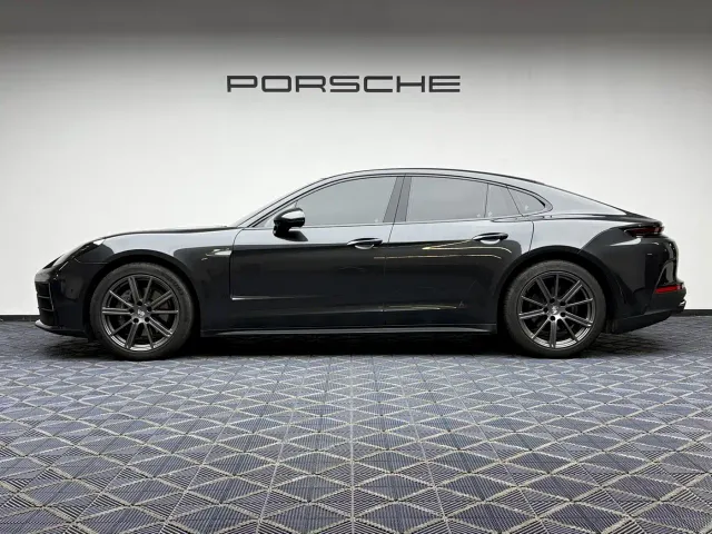 Porsche Panamera — Фото автомобиля 14