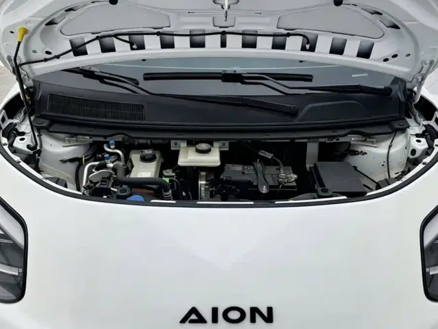 GAC Aion UT — Фото автомобиля 10
