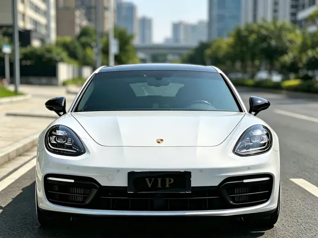 Porsche Panamera — Фото автомобиля 2