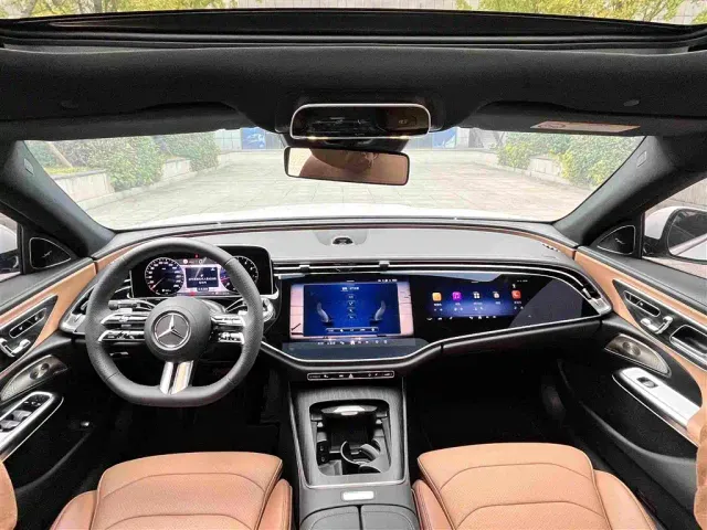 Mercedes-Benz E-Class — Фото автомобиля 7