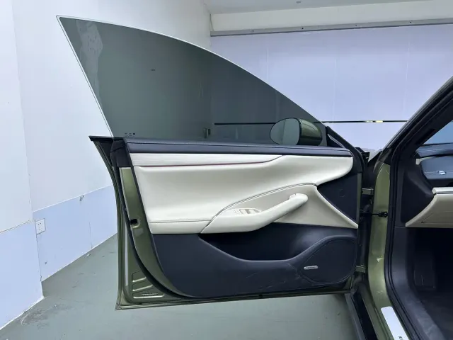 Xiaomi SU7 — Фото автомобиля 11