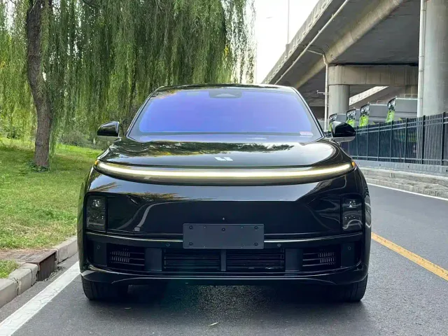 Li Auto L7 — Фото автомобиля 2