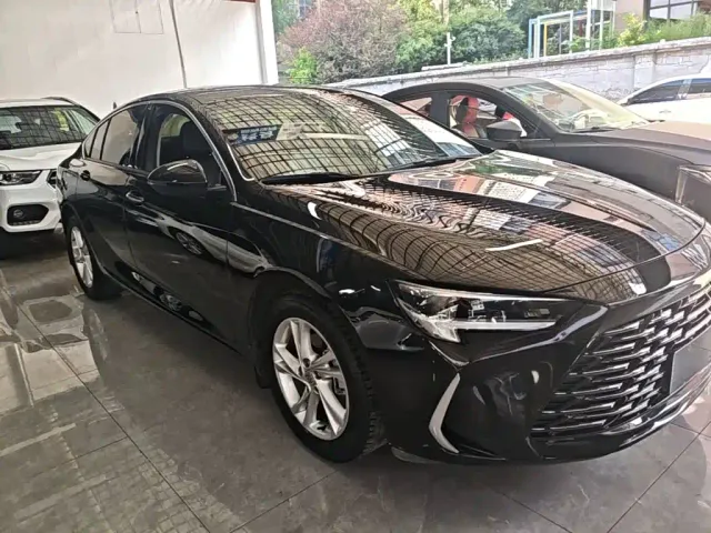 Buick Regal — Фото автомобиля 3