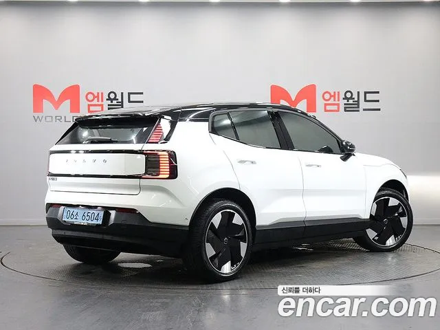 Volvo EX30 — Фото автомобиля 2