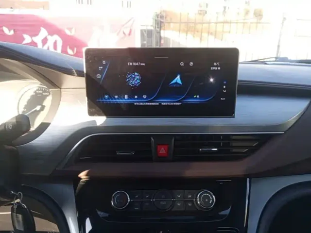 JAC Refine M3 — Фото автомобиля 12
