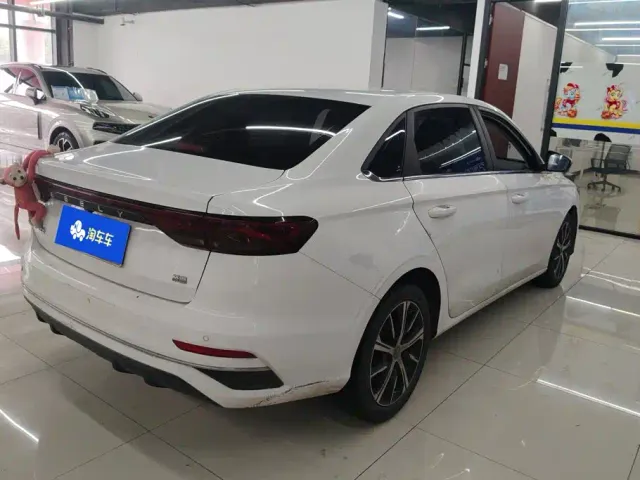 Geely Emgrand — Фото автомобиля 3