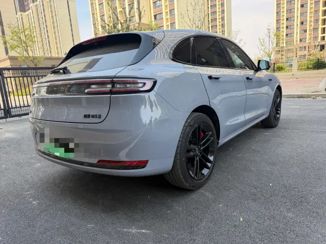 Aito M5 — Фото автомобиля 6