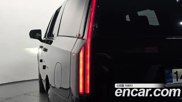 Cadillac Escalade — Фото автомобиля 8