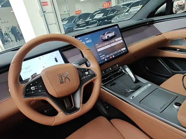 BYD Han L — Фото автомобиля 12