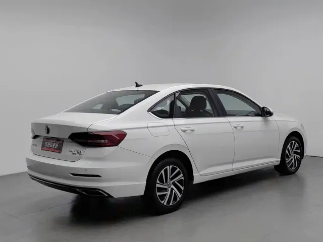 Volkswagen Lavida — Фото автомобиля 2
