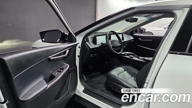 Kia EV6 — Фото автомобиля 10