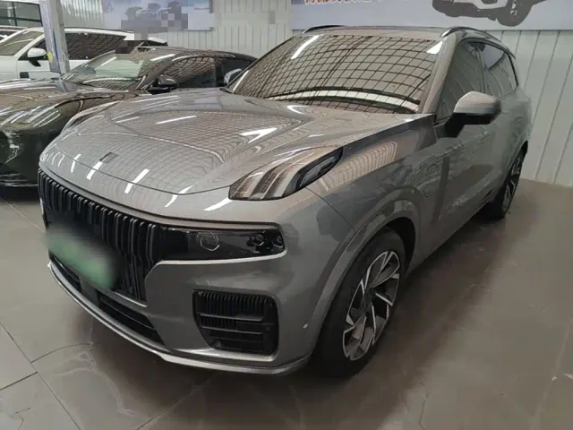 Фотография автомобиля — Lynk & Co 09
