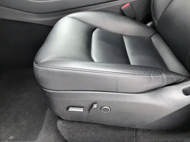 Tesla Model Y — Фото автомобиля 20