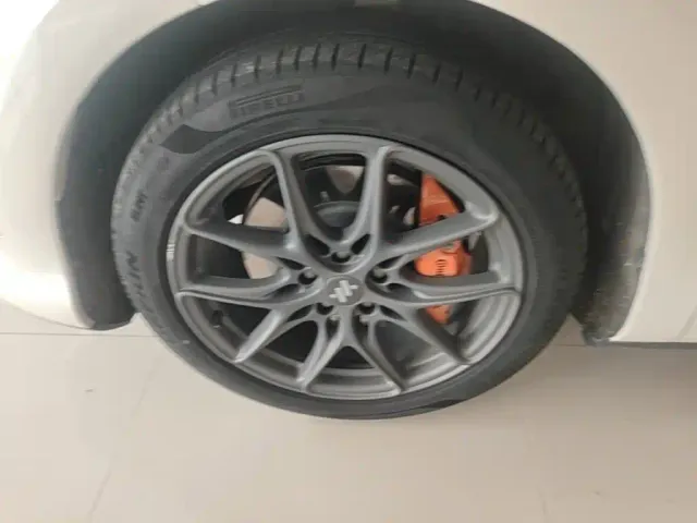 IM Motors LS6 — Фото автомобиля 22