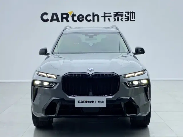 BMW X7 — Фото автомобиля 2