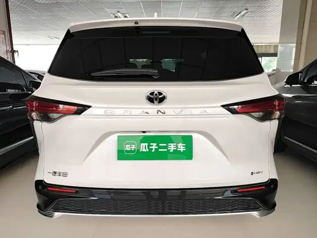 Toyota Granvia — Фото автомобиля 5