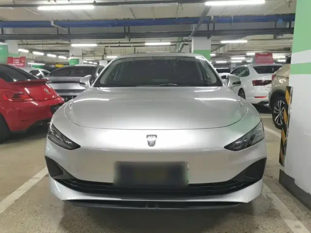 Roewe D7 — Фото автомобиля 2