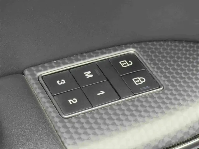 Land Rover Range Rover Sport — Фото автомобиля 16