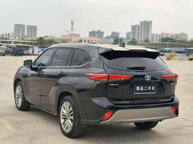 Toyota Highlander — Фото автомобиля 8
