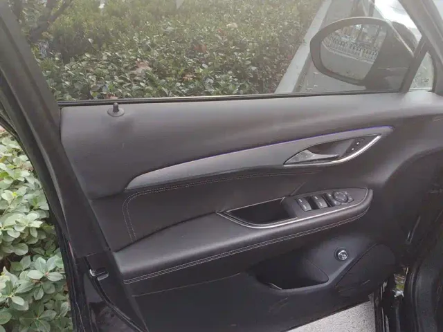 Buick Envision Plus — Фото автомобиля 7