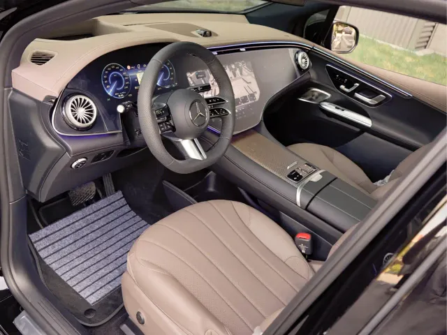 Mercedes-Benz EQE SUV — Фото автомобиля 11