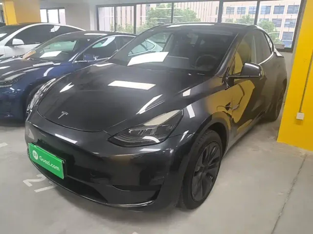 Фотография автомобиля — Tesla Model Y