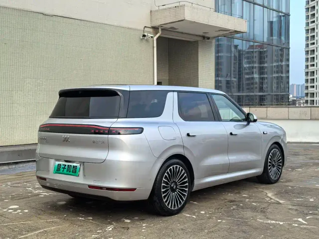 IM Motors LS8 — Фото автомобиля 15