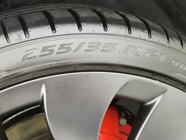 Tesla Model Y 2021 Performance High-Performance AWD — Фото автомобиля 24
