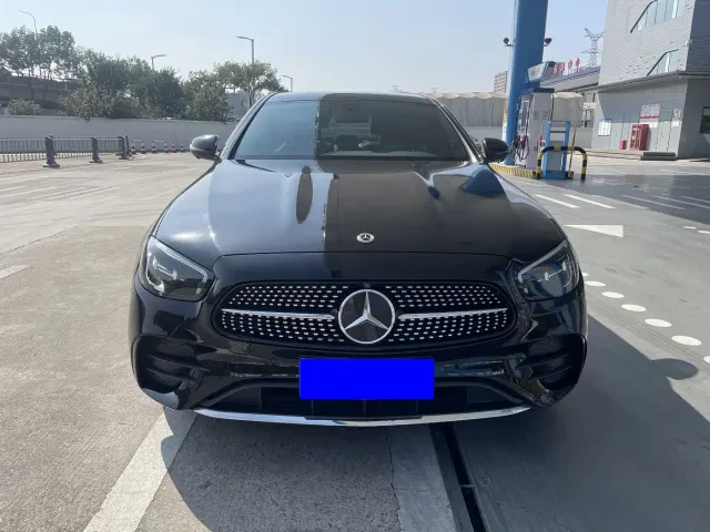 Mercedes-Benz E-Class — Фото автомобиля 2