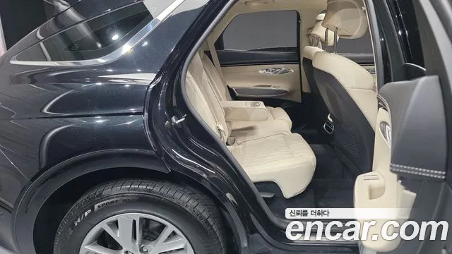 Genesis GV70 — Фото автомобиля 12