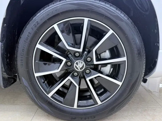 Skoda Karoq — Фото автомобиля 24
