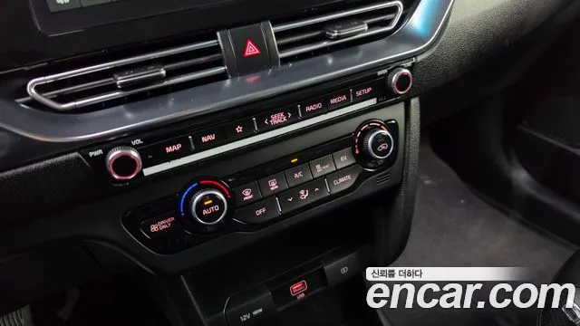 Kia Niro — Фото автомобиля 29