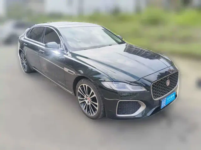Jaguar XFL — Фото автомобиля 3