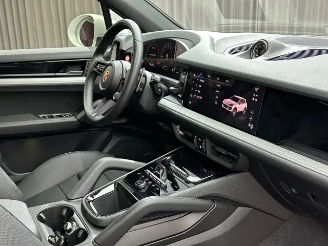 Porsche Cayenne — Фото автомобиля 30