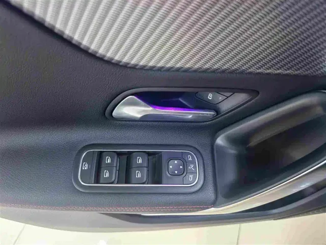 Mercedes-Benz A-Class — Фото автомобиля 11