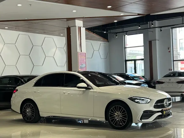 Mercedes-Benz C-Class — Фото автомобиля 4