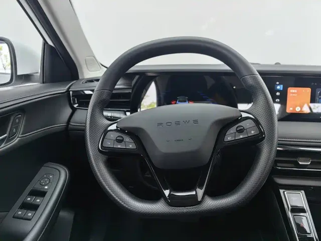 Roewe i5 — Фото автомобиля 11