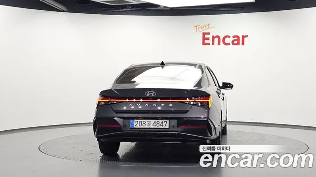 Hyundai Avante CN7 — Фото автомобиля 4