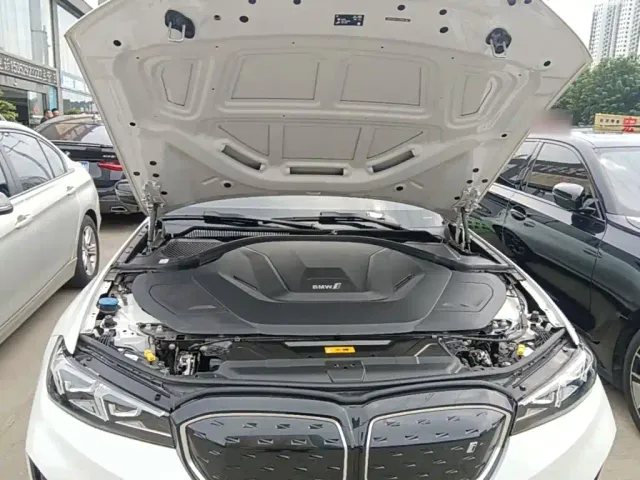 BMW i3 — Фото автомобиля 19