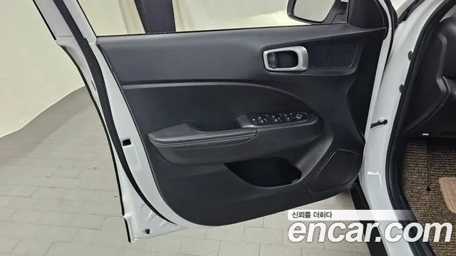 Hyundai Venue Venue 1.6 Modern Plus — Фото автомобиля 24